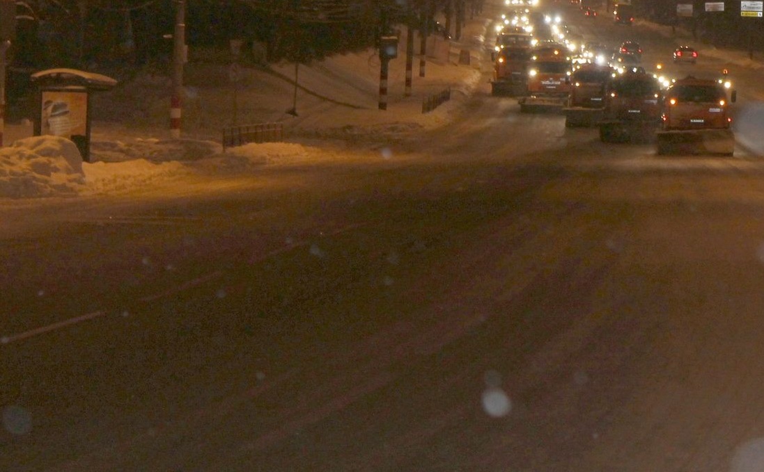 Более 12 тыс кубометров снега вывезли с дорог Приокского района с начала декабря - фото 1