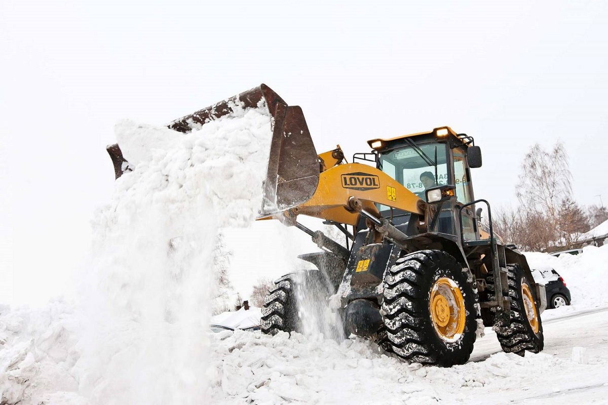 Сделать уборку дворов от снега абсолютным приоритетом поручено ДУКам Нижнего Новгорода - фото 1