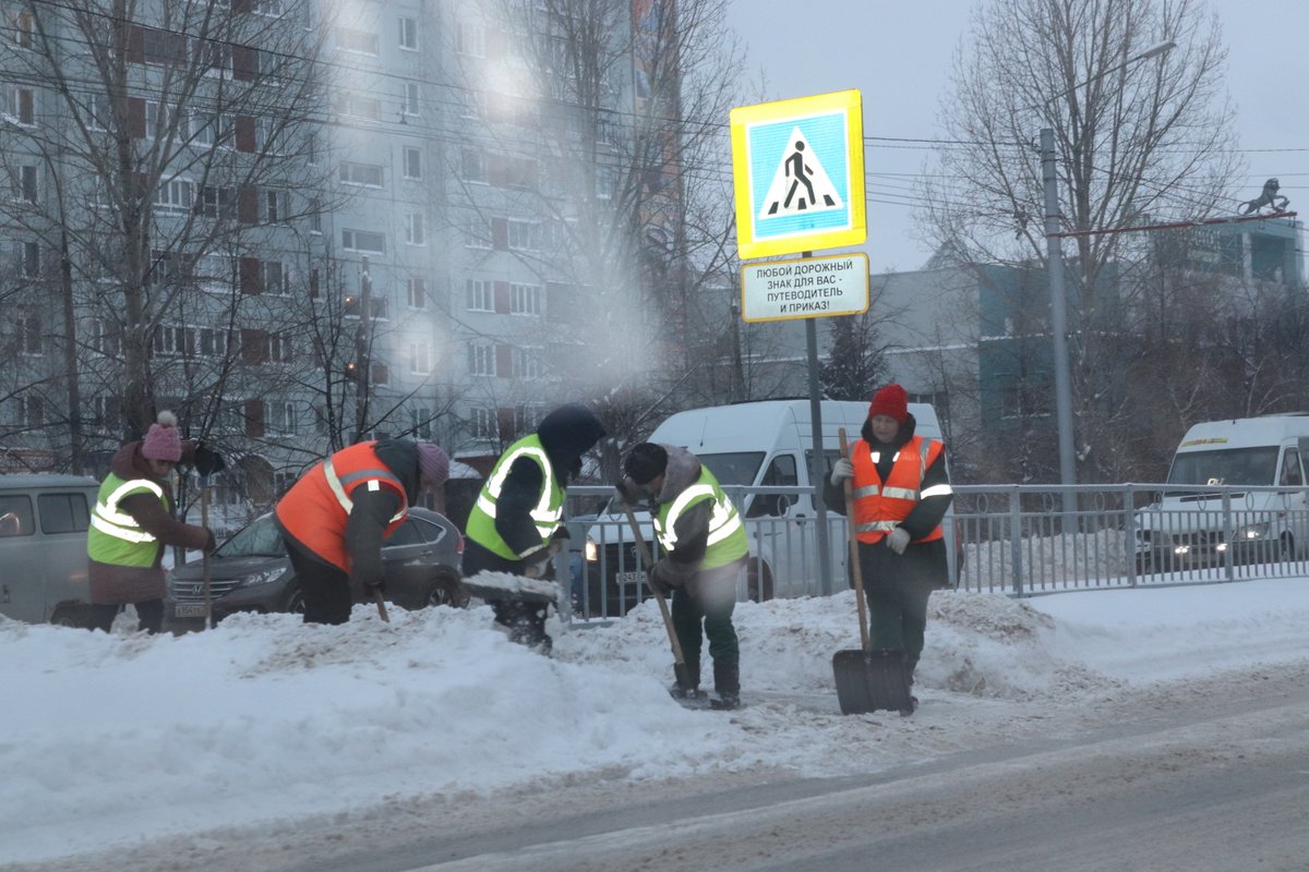Тротуары и пешеходные дорожки в Чкаловске почистили после вмешательства Прокуратуры - фото 1